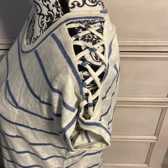 Women’s casual chaser crisscross Lounge flowers medium new with tag - Picture 3 of 6